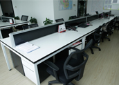 美高办公桌椅定制 为您企业打造悦于协作的现代办公空间